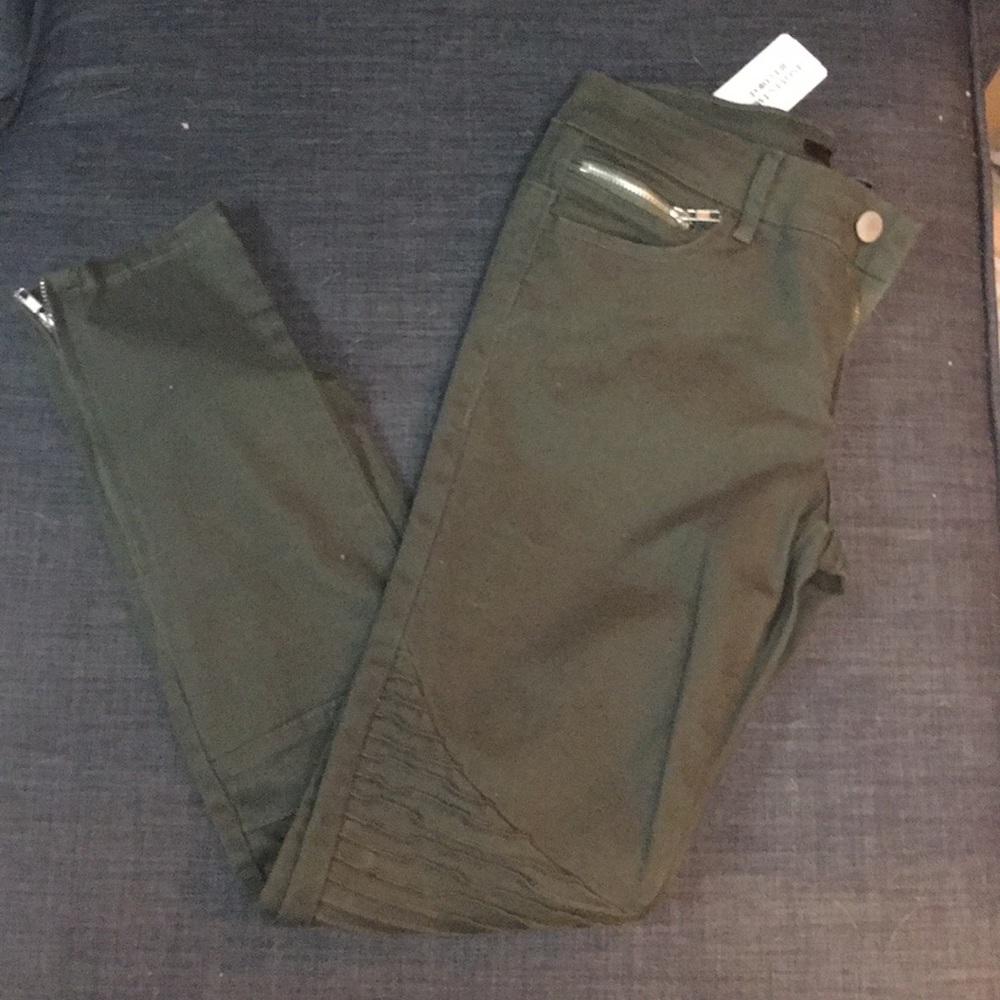 Forever 21 pants.